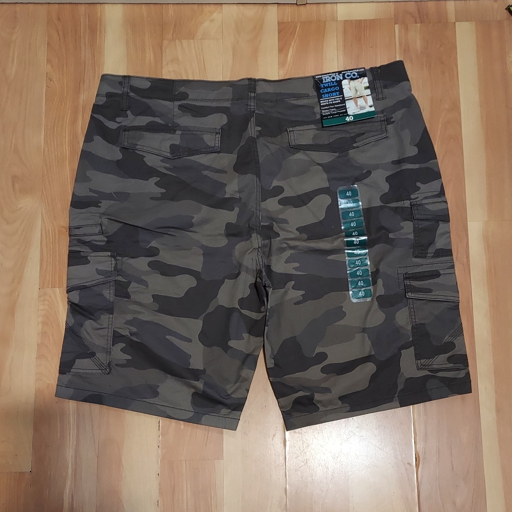 Iron Co  Mens Shorts  Twlll Cargo   Size 40  Color Canteen Camo